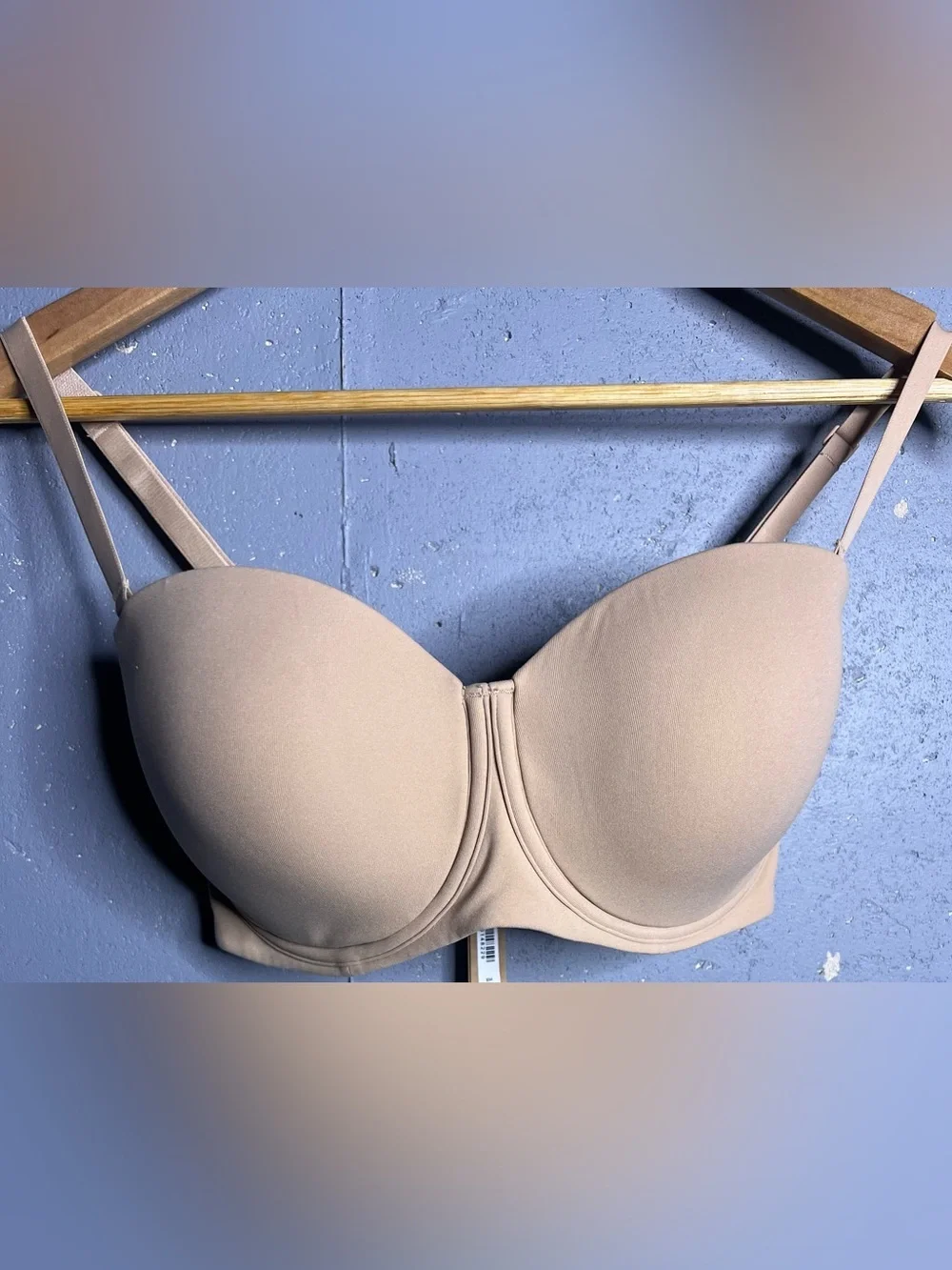 SKIMS  FITS EVERYBODY STRAPLESS BRA in  Clay.  Size 32DDD.  NWT - Picture 4 of 14